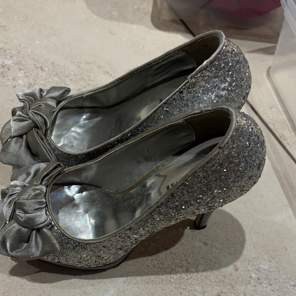 Silver Glitter Bow Peep-Toe Heels